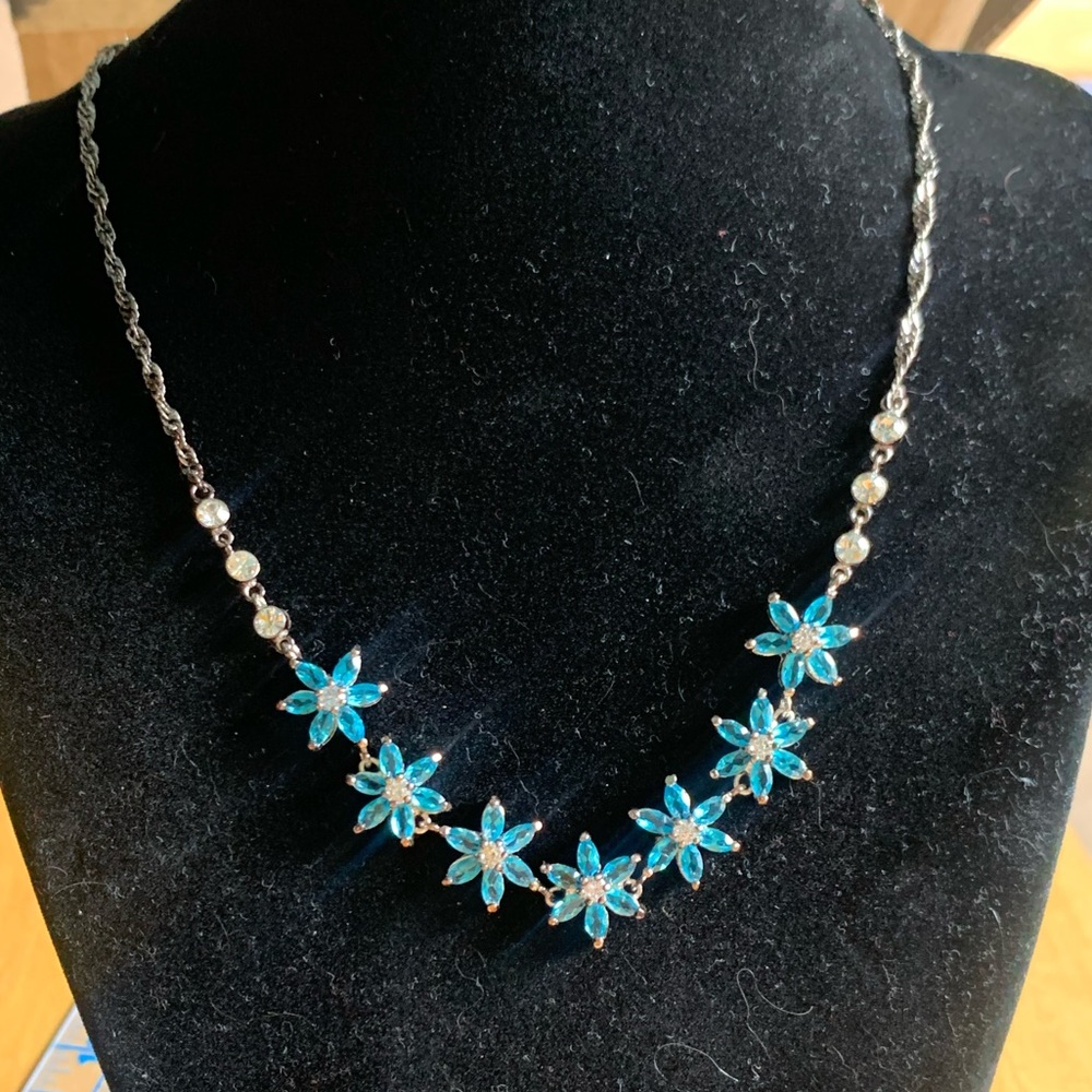 Blue topaz flower necklace
